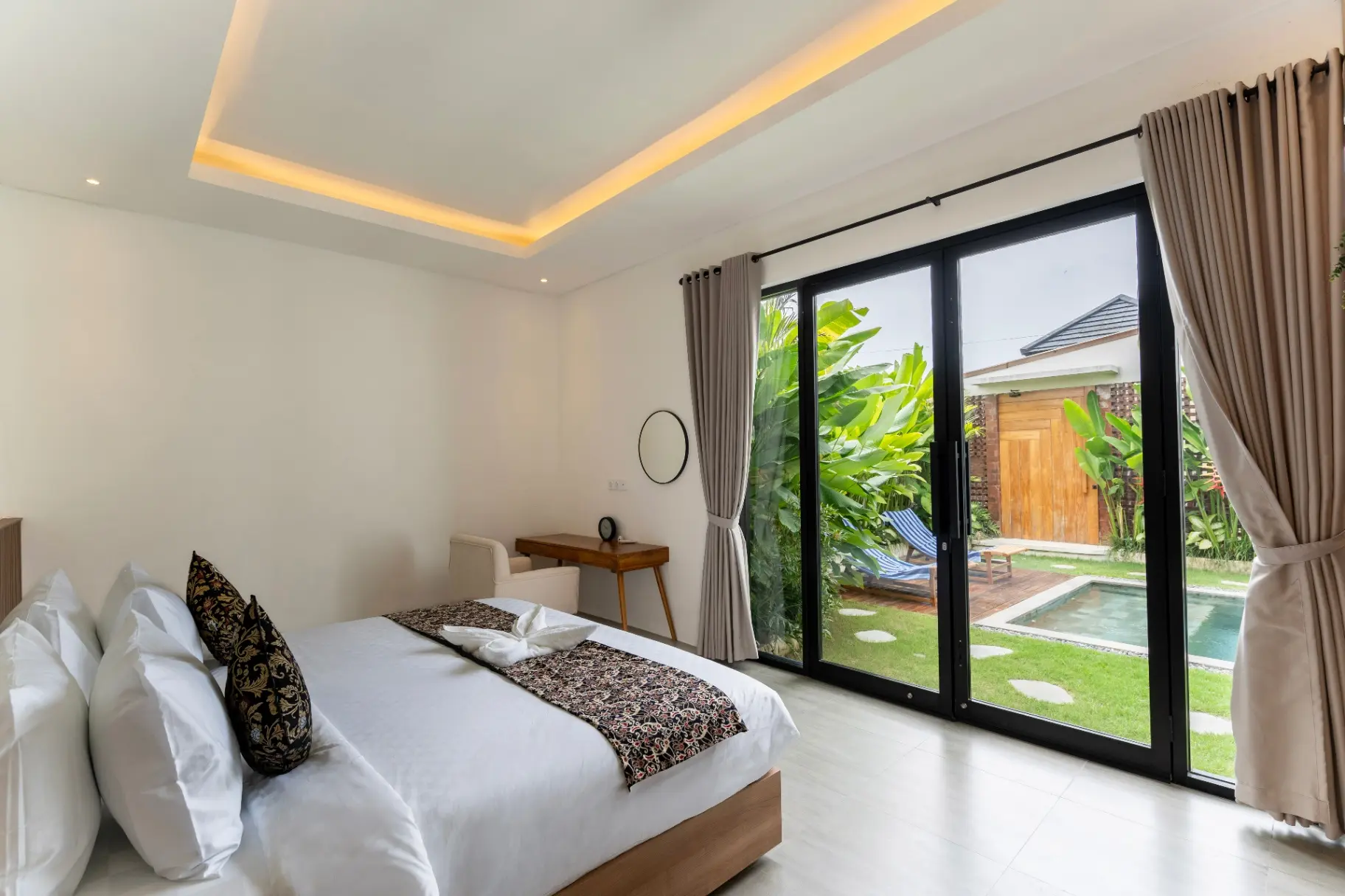 Casa Dua - Canggu Designer 3BR Villa | Pool & Near Beaches — image 3
