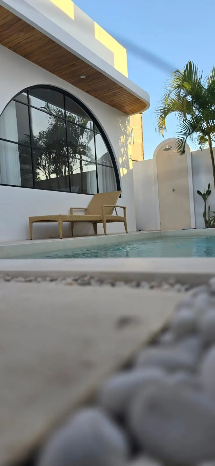 Modern Tropical 1BR Villa in Babakan Canggu — image 1
