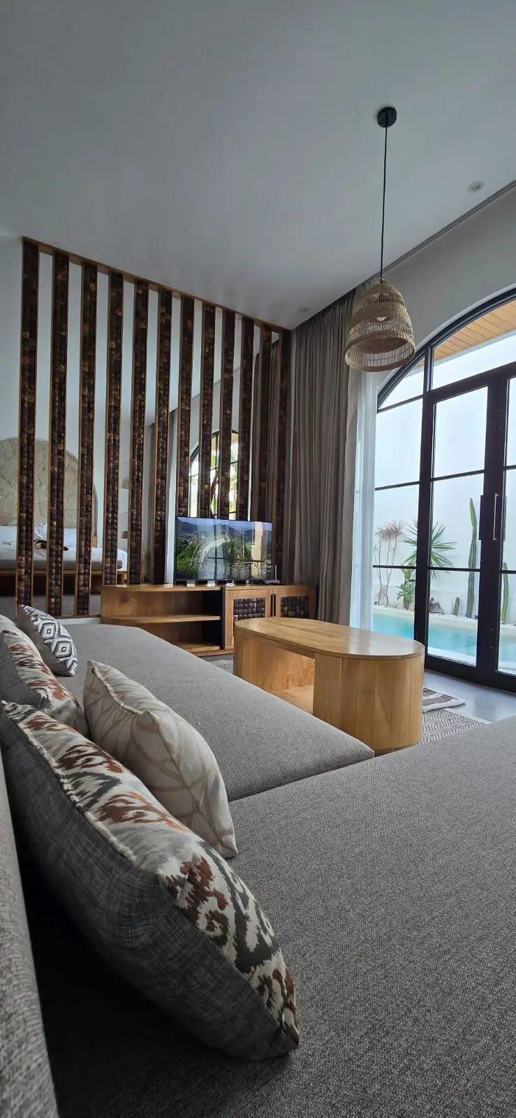 Modern Tropical 1BR Villa in Babakan Canggu — image 2
