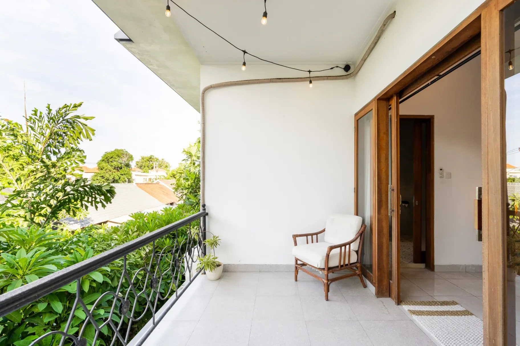 Casa Sweet Lips - 3BR Canggu Finest Villa | Pool Bathtub & Garden — image 3