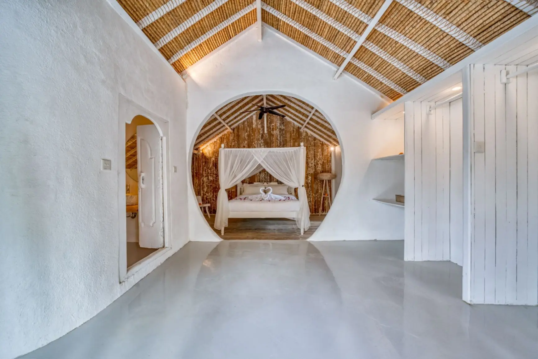 4BD Luxury Azur Cemagi Villa — image 1