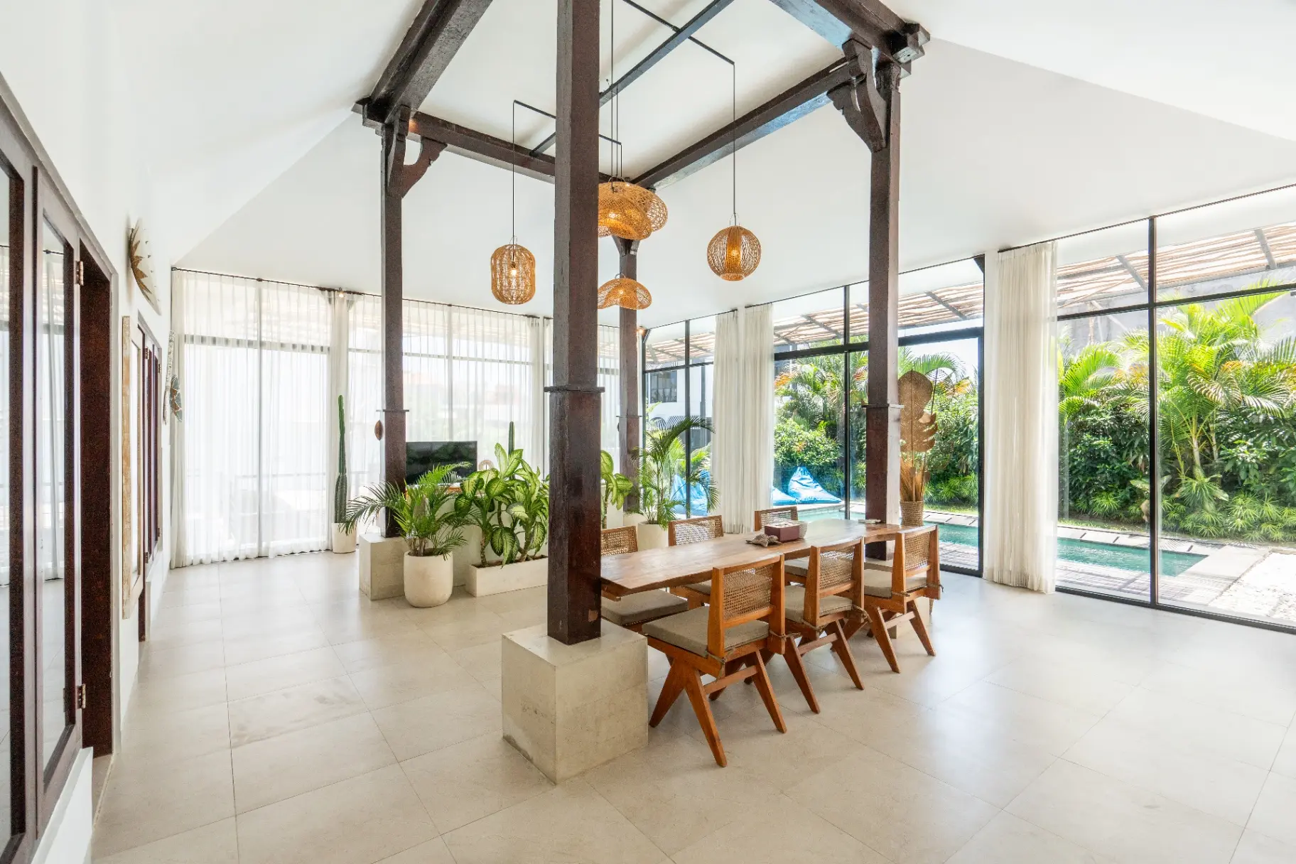 Mila Mou - Spacious Family Boho 4BR Pool Villa — image 2
