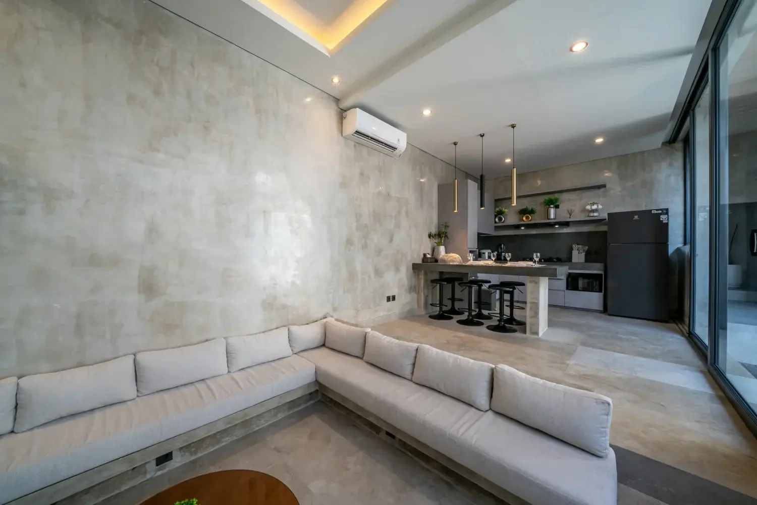 3 BEDROOM BEAUTIFUL VILLA IN CANGGU KAYU TULANG — image 1