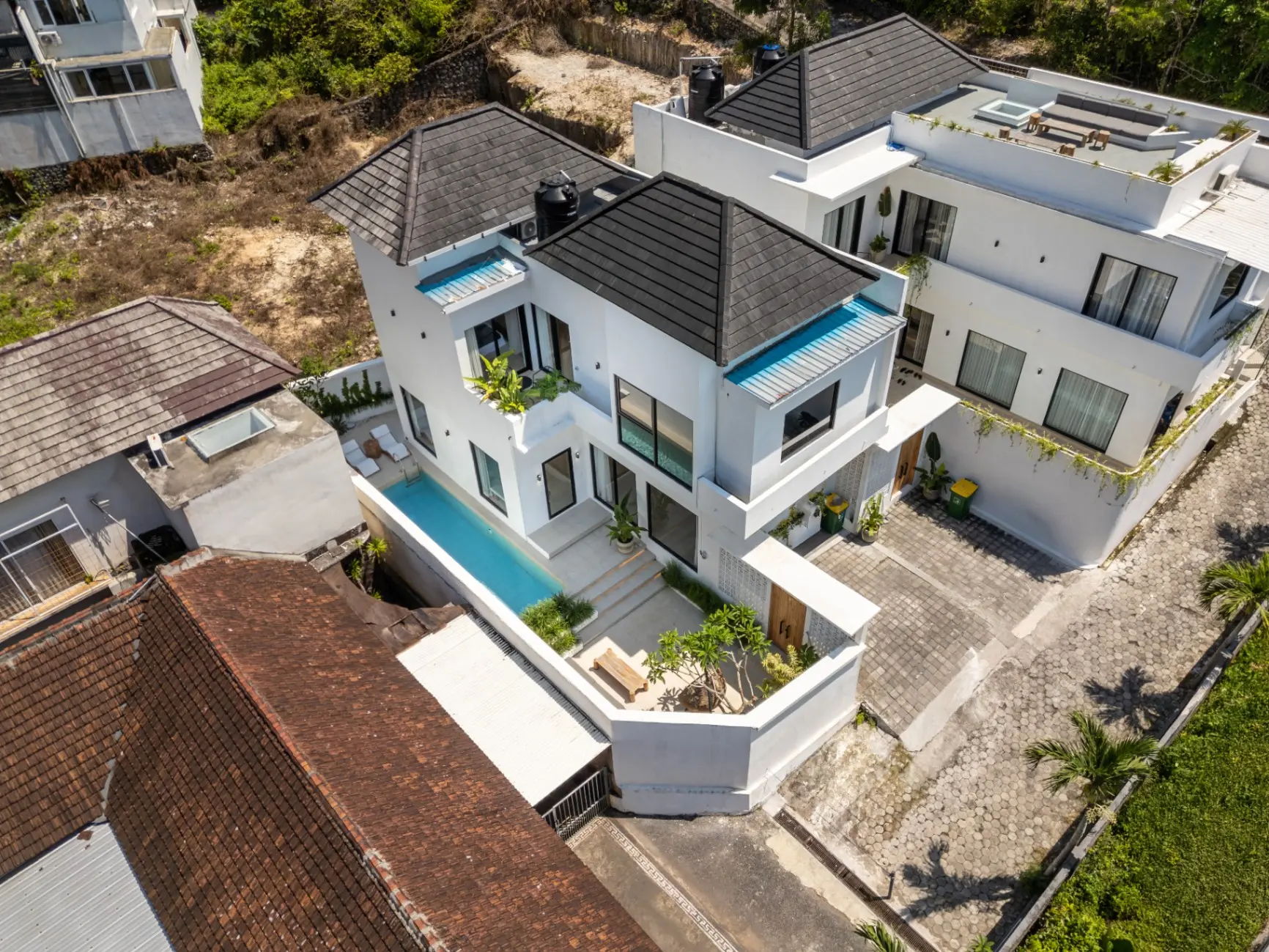 Green 1 - Modern Elegant 2BR Villa Near Melasti Beach — image 1