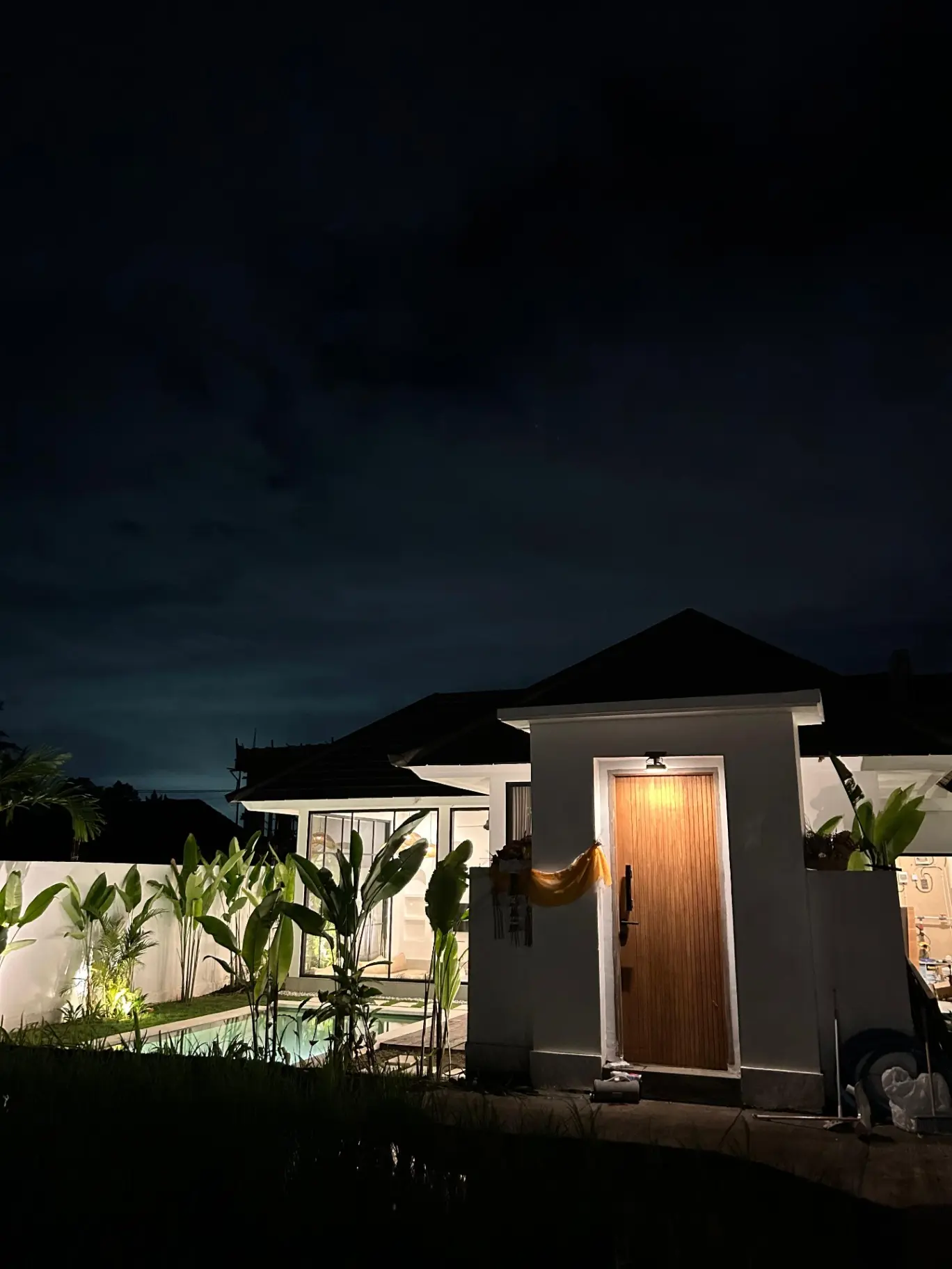 Luxury 1BR Villa w/ Rice Field Views & Full Services — image 4