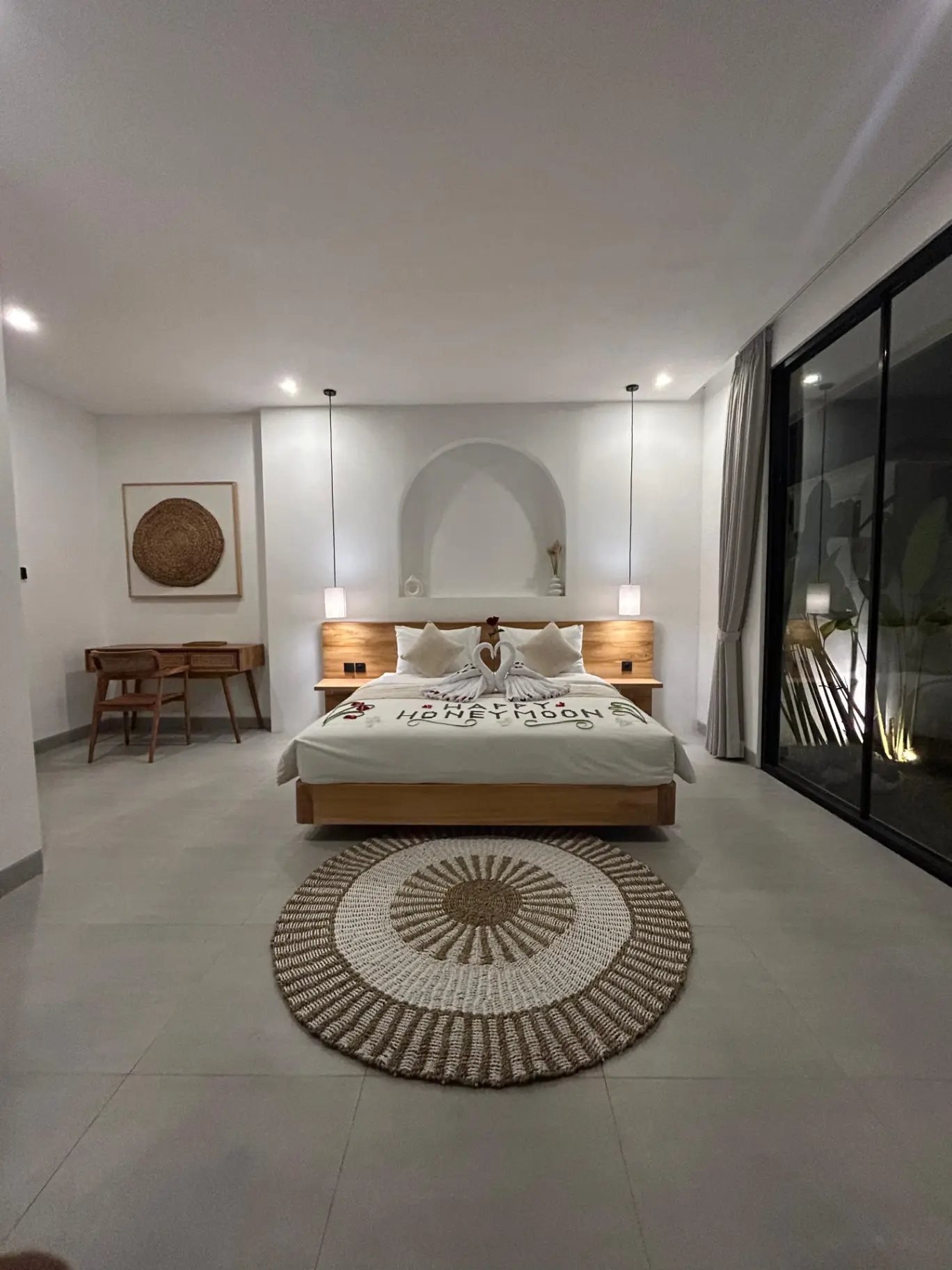 Luxury 1BR Villa w/ Rice Field Views & Full Services — image 3