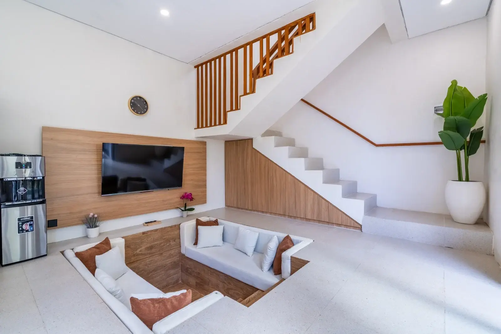 3 BEDROOM MODERN VILLA IN UNGASAN — image 1
