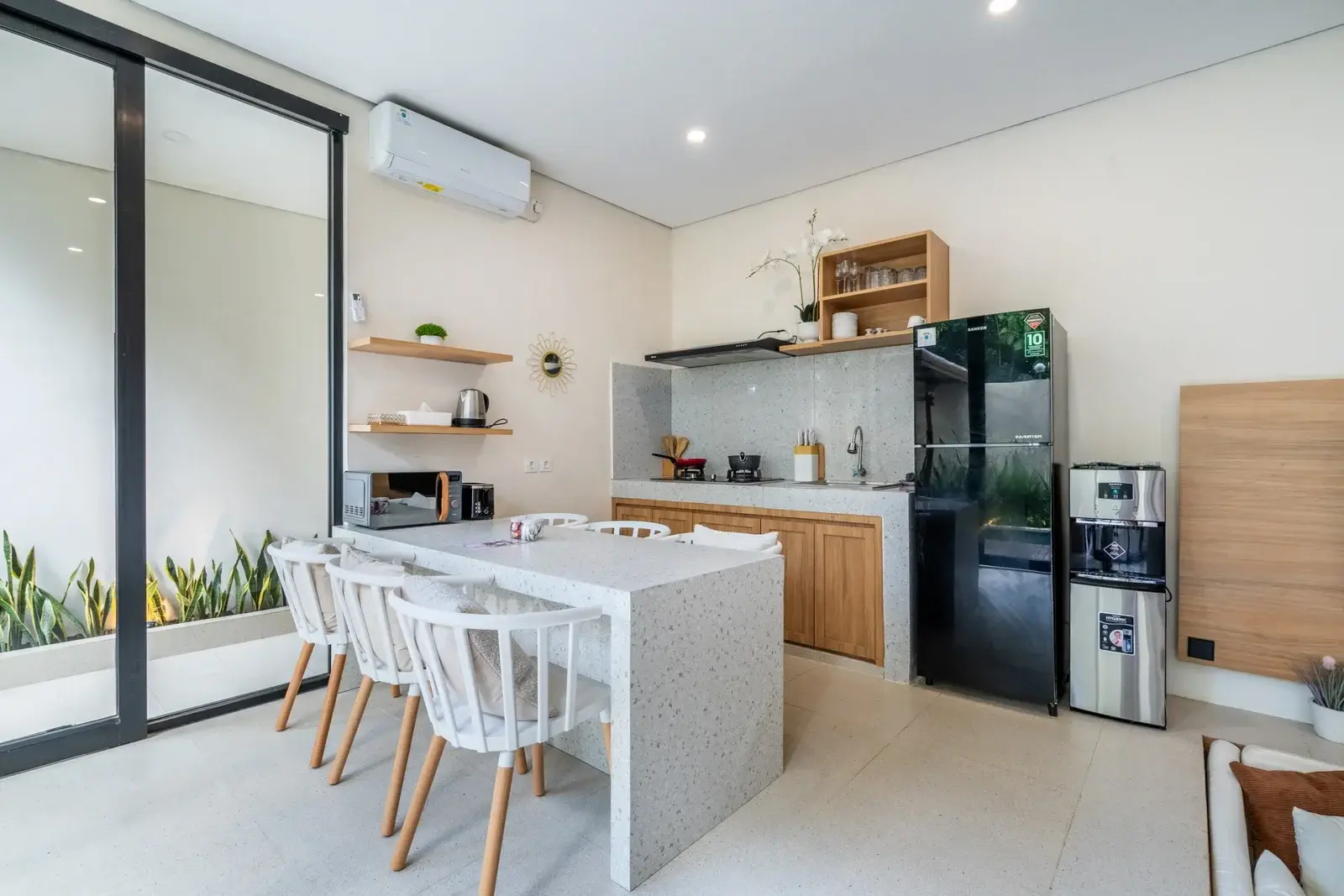 3 BEDROOM MODERN VILLA IN UNGASAN — image 2