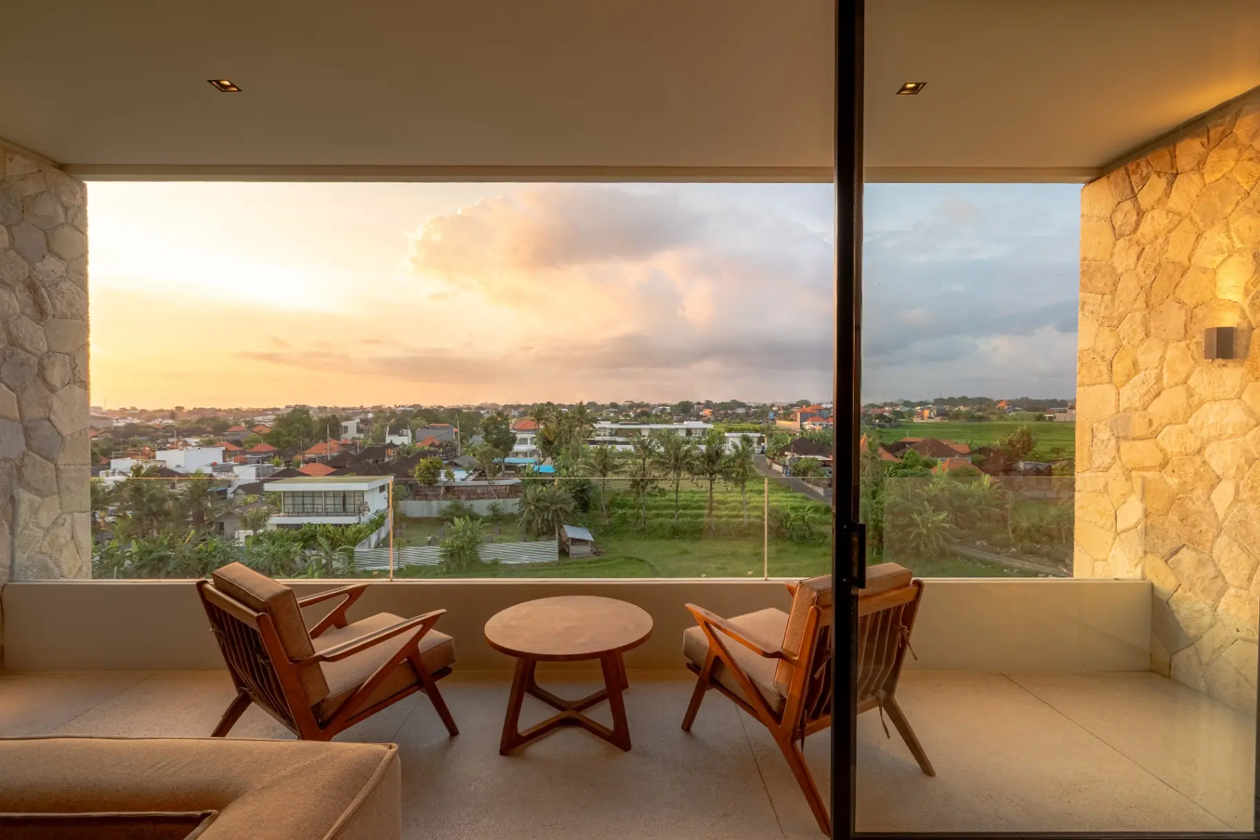 Sore Deluxe - Mediterranean 2BR Canggu | Rice Field & Pool — image 1
