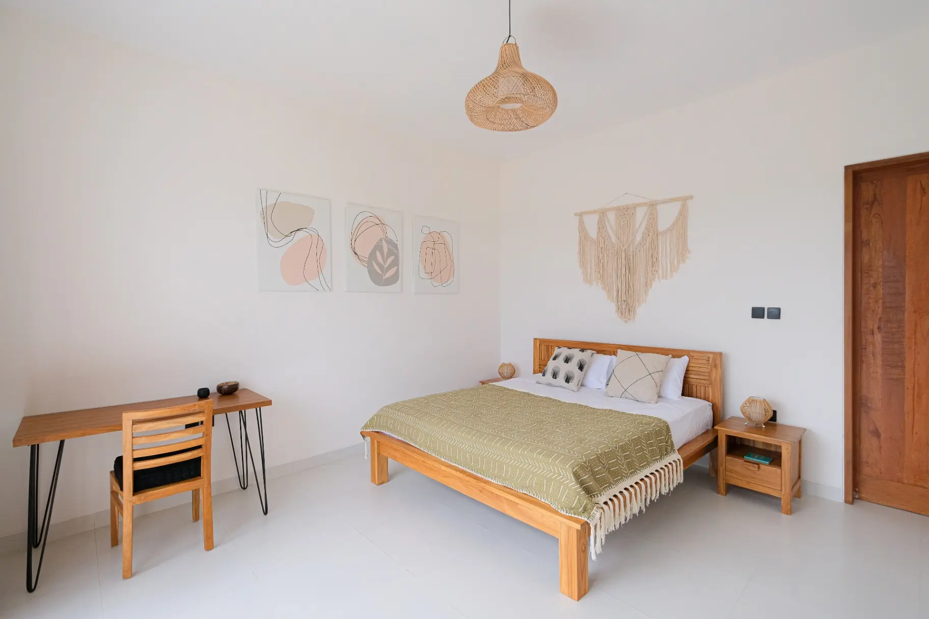 3BR Modern Contemporary Villa w/ Home Office — image 4