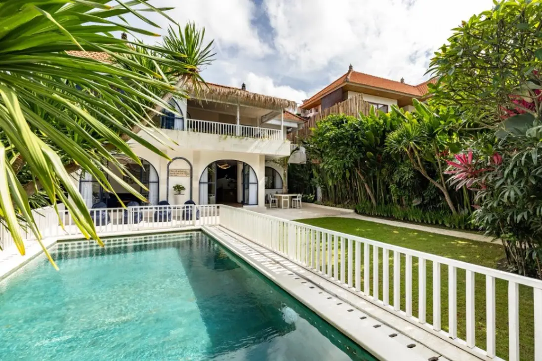 4BD Luxury Villa La Familia — image 1