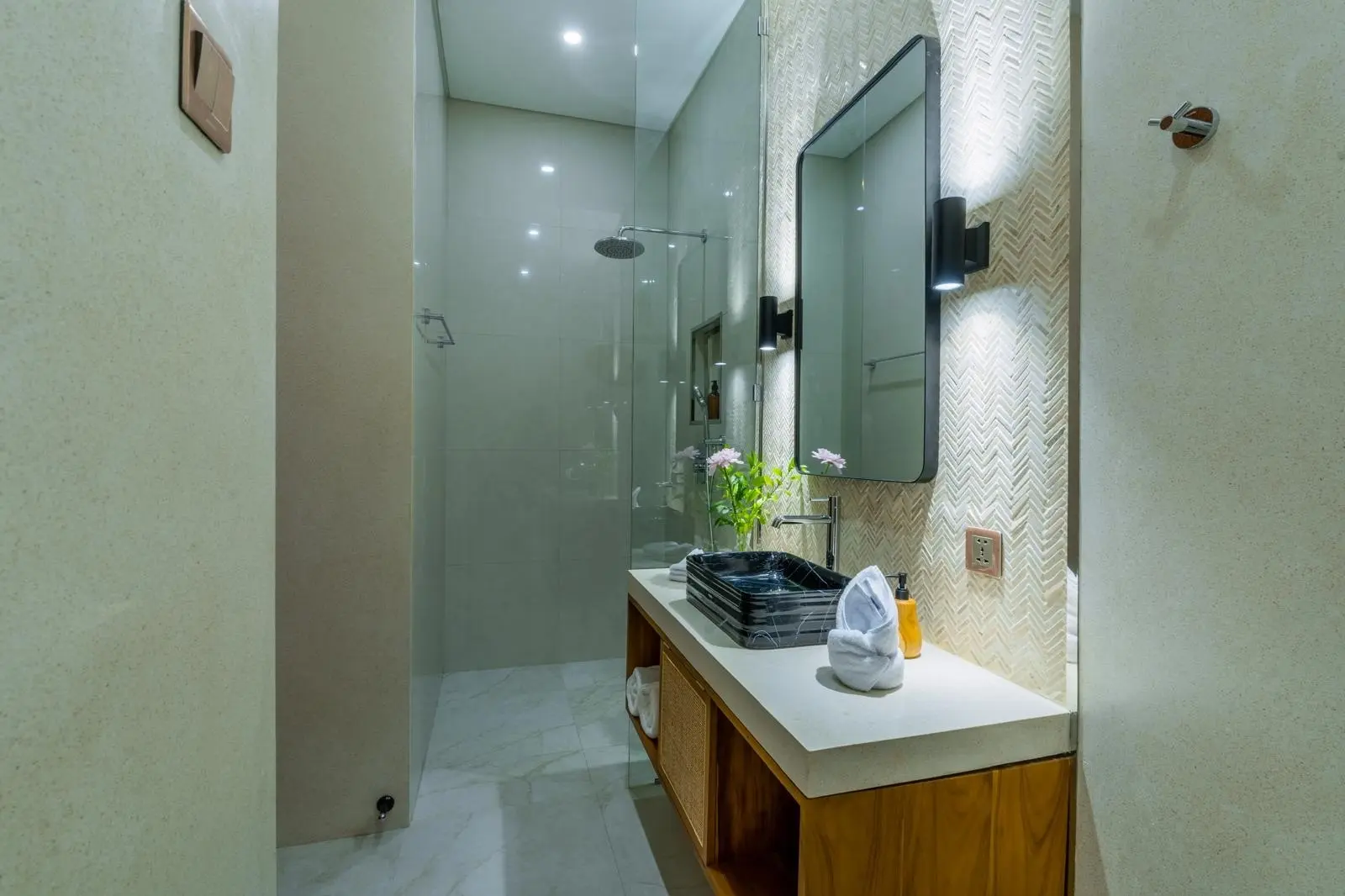Villa For Rent 3 Bed In Pererenan Badung Bali PO-3741 — image 4