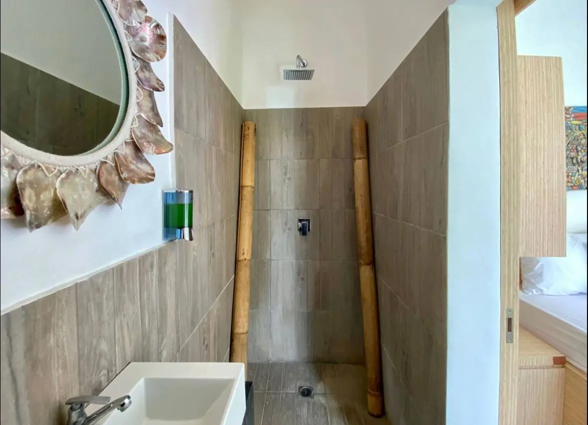 Villa Warm - 2 Bedroom Villa in Central Location 5 minutes walk to Nirvana gym — image 1