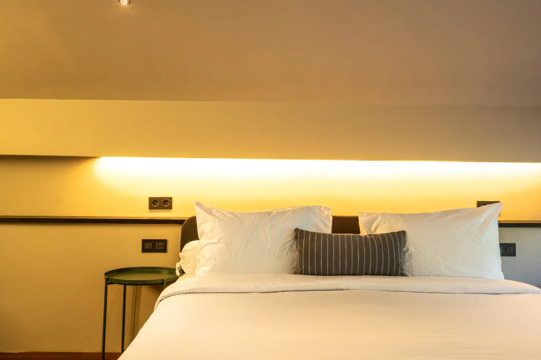 Loft 7 -2BR Canggu Villa: Luxury Pool & Outdoor BBQ — image 2