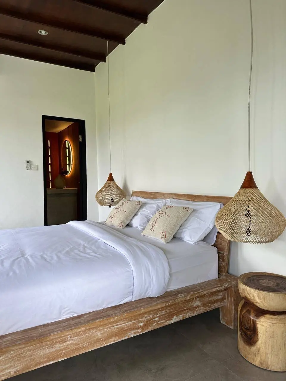 Designer 2-Bedroom Villa with Pool and Garden in Kemenuh Ubud — image 1