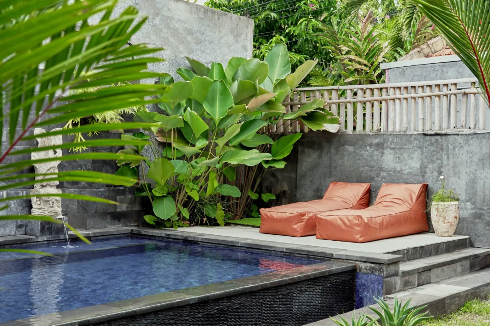 Spacious 2-Bedroom 2-Bathroom Designer Villa in Ubud — image 1
