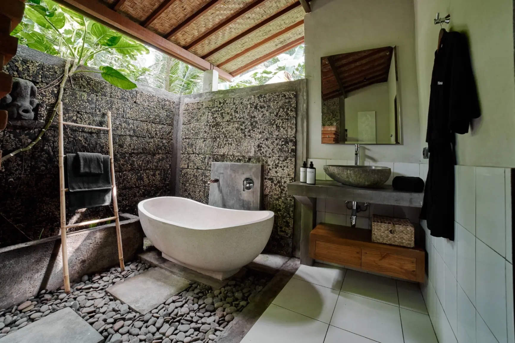 2-Bed Villa with Pool & Jungle View 🌿 — image 3