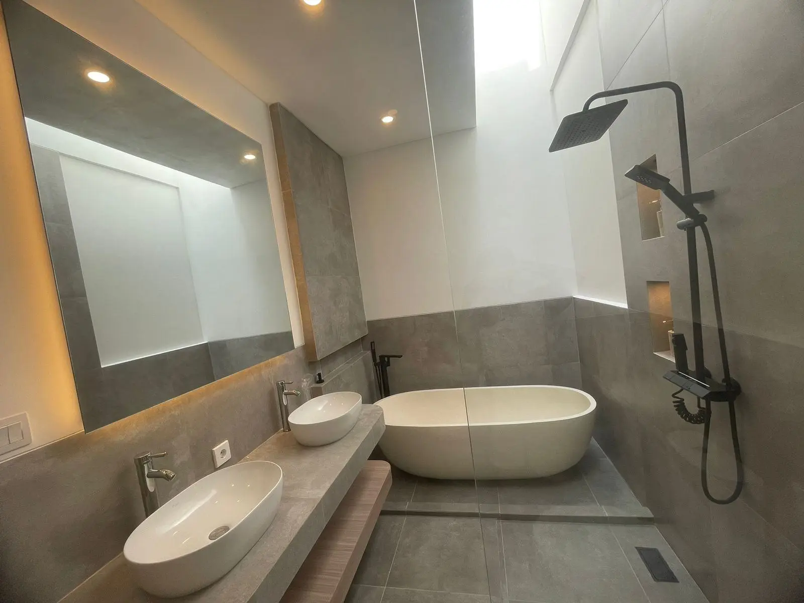 AN 12- FOR RENT NEW VILLA LOCATED AT UNGASAN — image 2