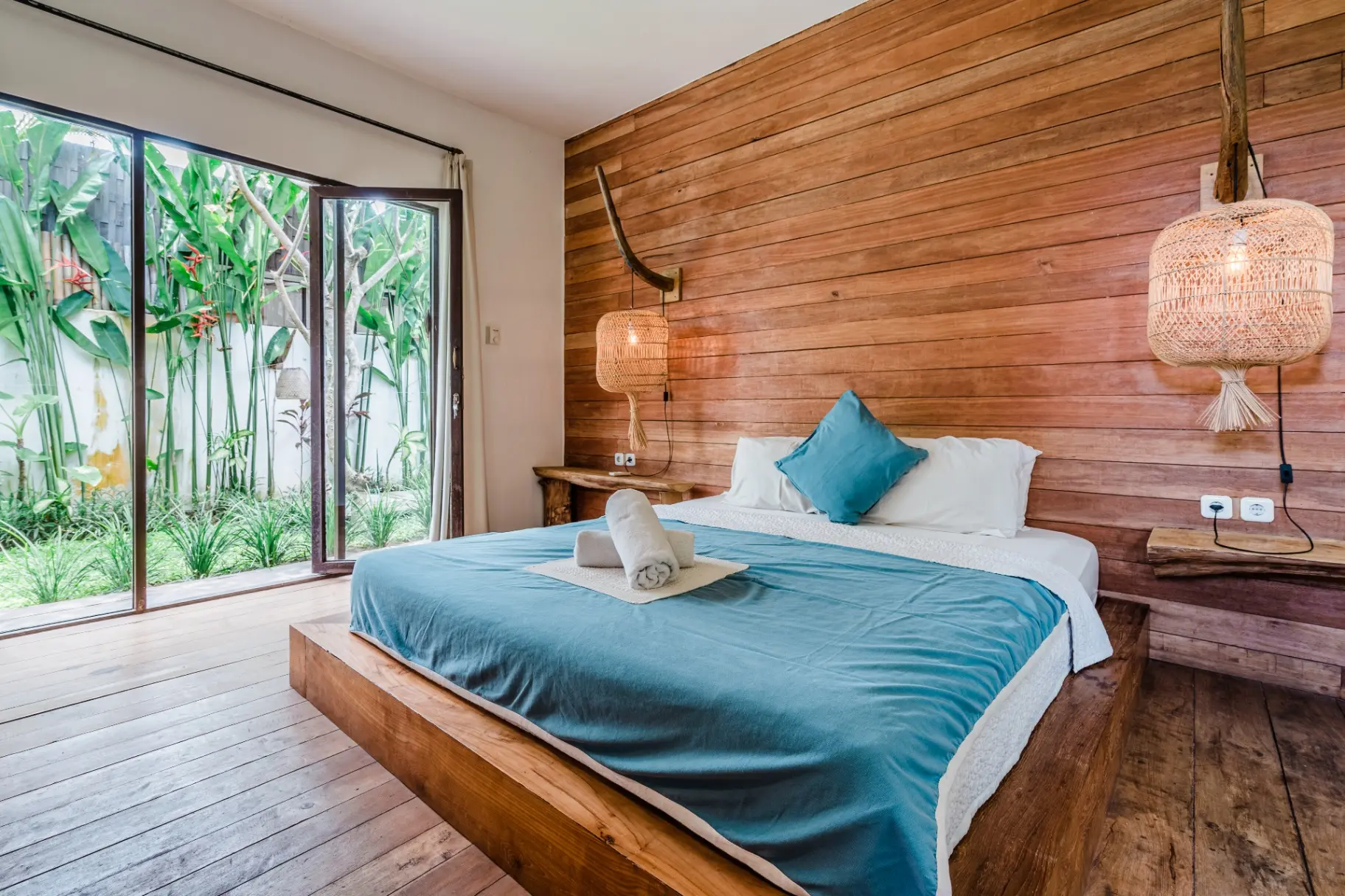 Mare - Designer 3BR Villa Pererenan 4 mins Walk to Beach — image 4