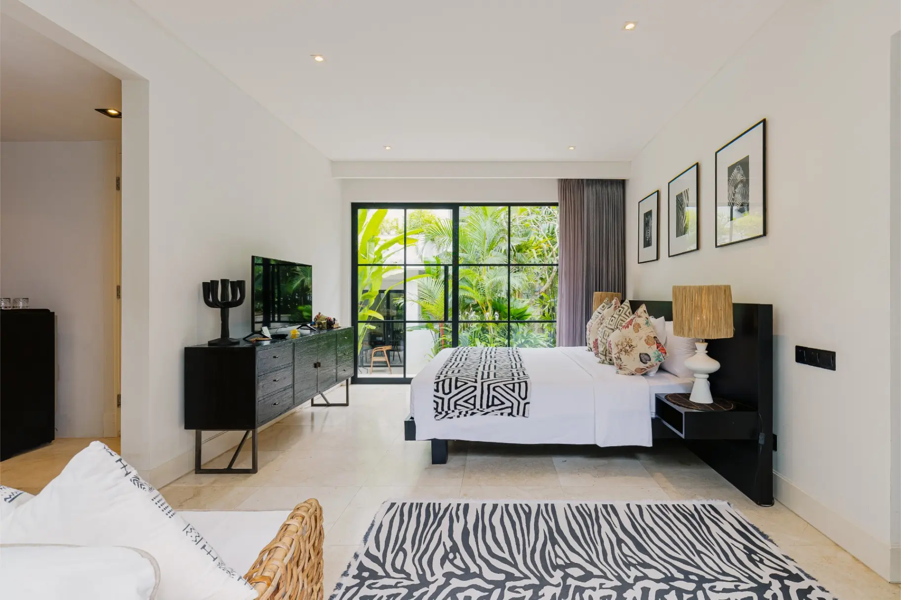 Sophisticated Luxe Martini 1 -1BR Villa — image 4