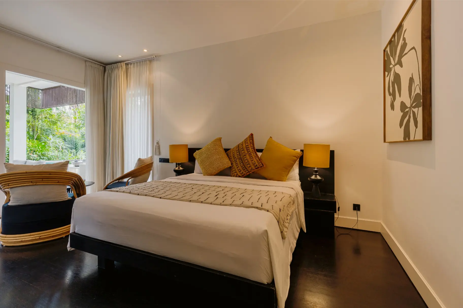 Martini Suites 2 - Refined 1BR Canggu | Pool Bathtub & Balcony — image 1