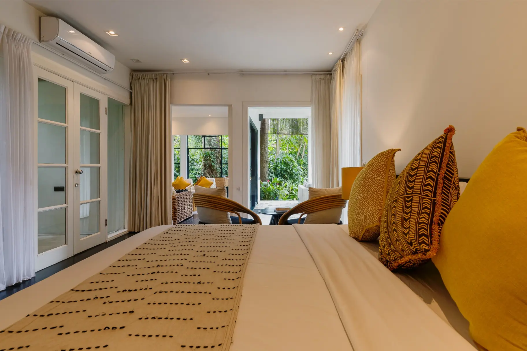 Martini Suites 2 - Refined 1BR Canggu | Pool Bathtub & Balcony — image 2