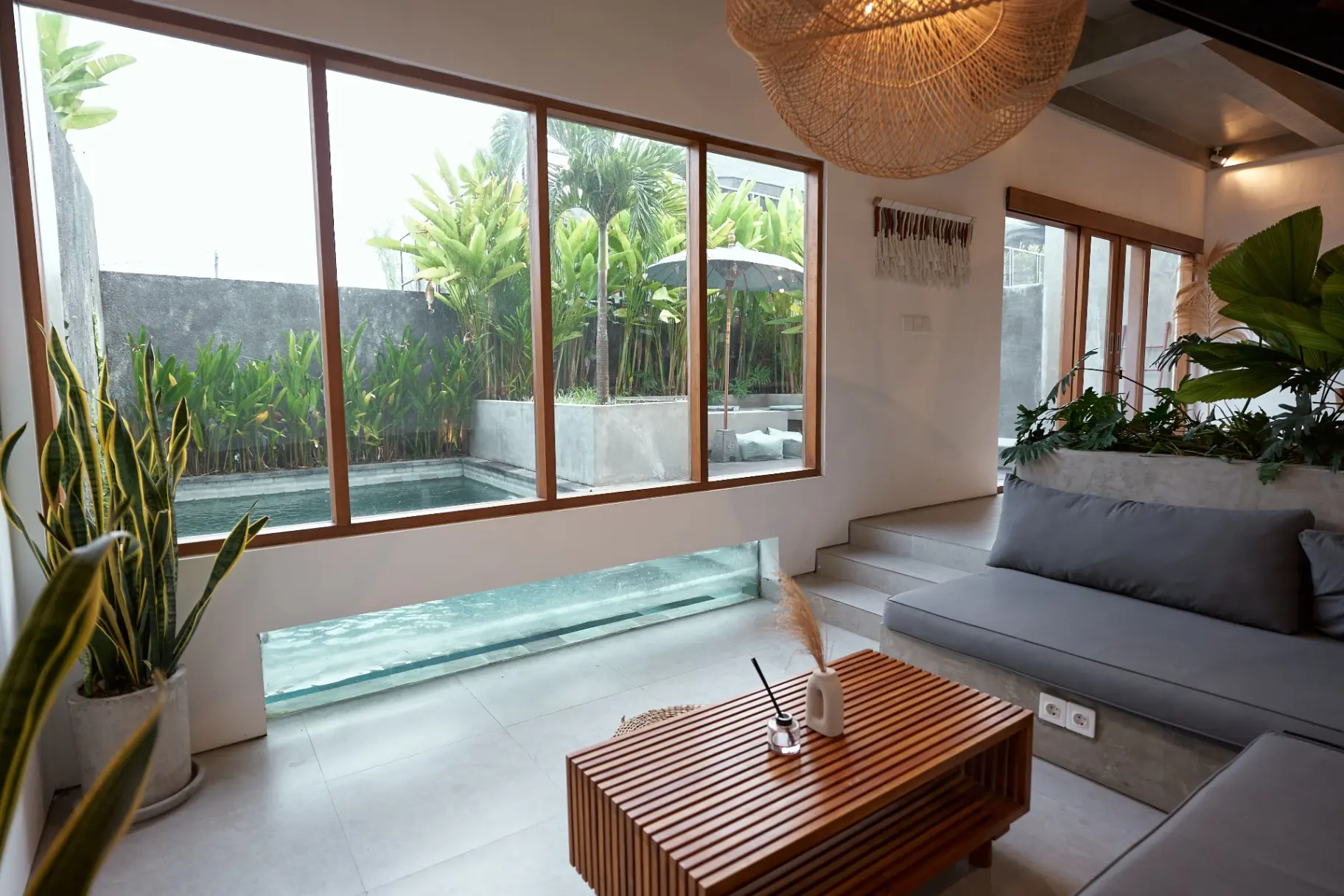Villa Octo - 2 Bedroom Industrial Modern Villa in Great Location of Canggu!! — image 2