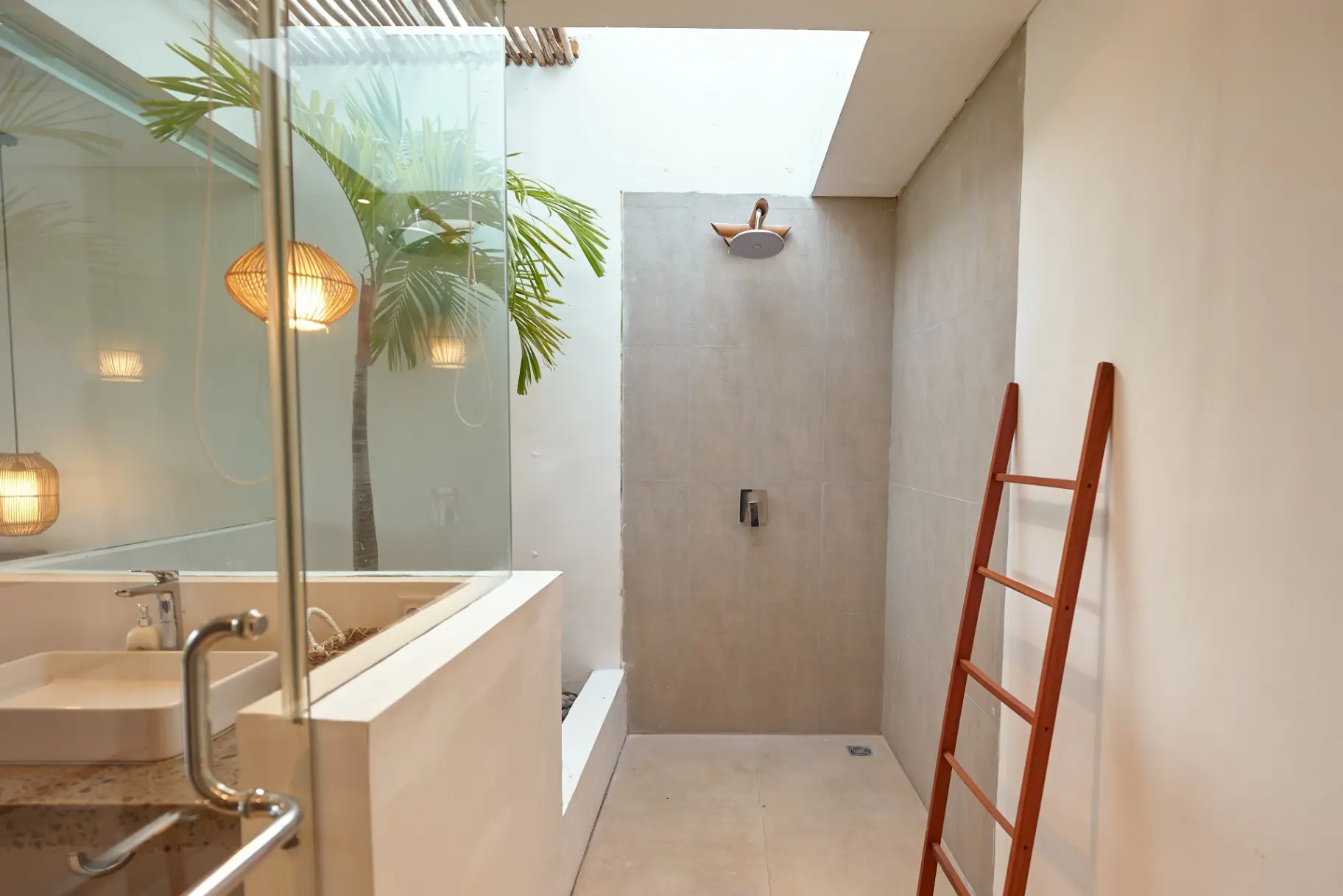 Villa Octo - 2 Bedroom Industrial Modern Villa in Great Location of Canggu!! — image 1