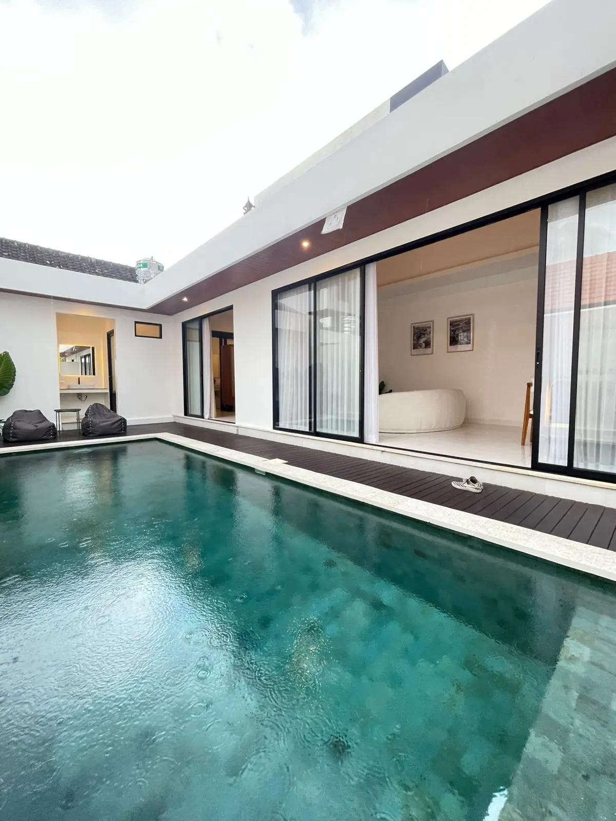 Villa For Rent 3 Bed In Kerobokan KelodBali KD-3745