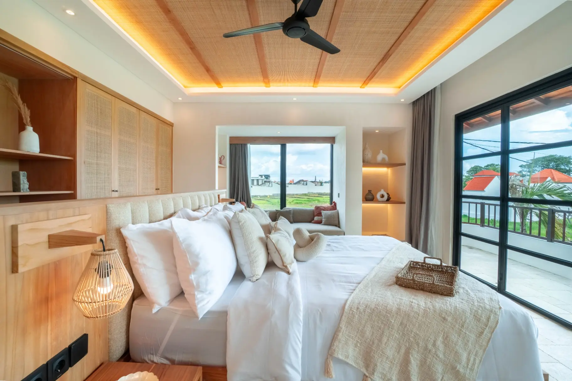 Stunning 4 Bedroom Family Villa Near The Beach in Seseh — image 3