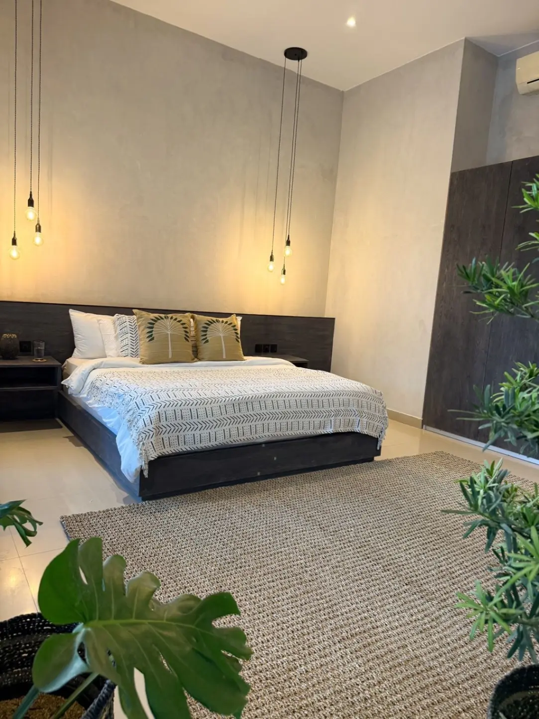 Modern 3BR Villa w/ Pool & Garden — image 2