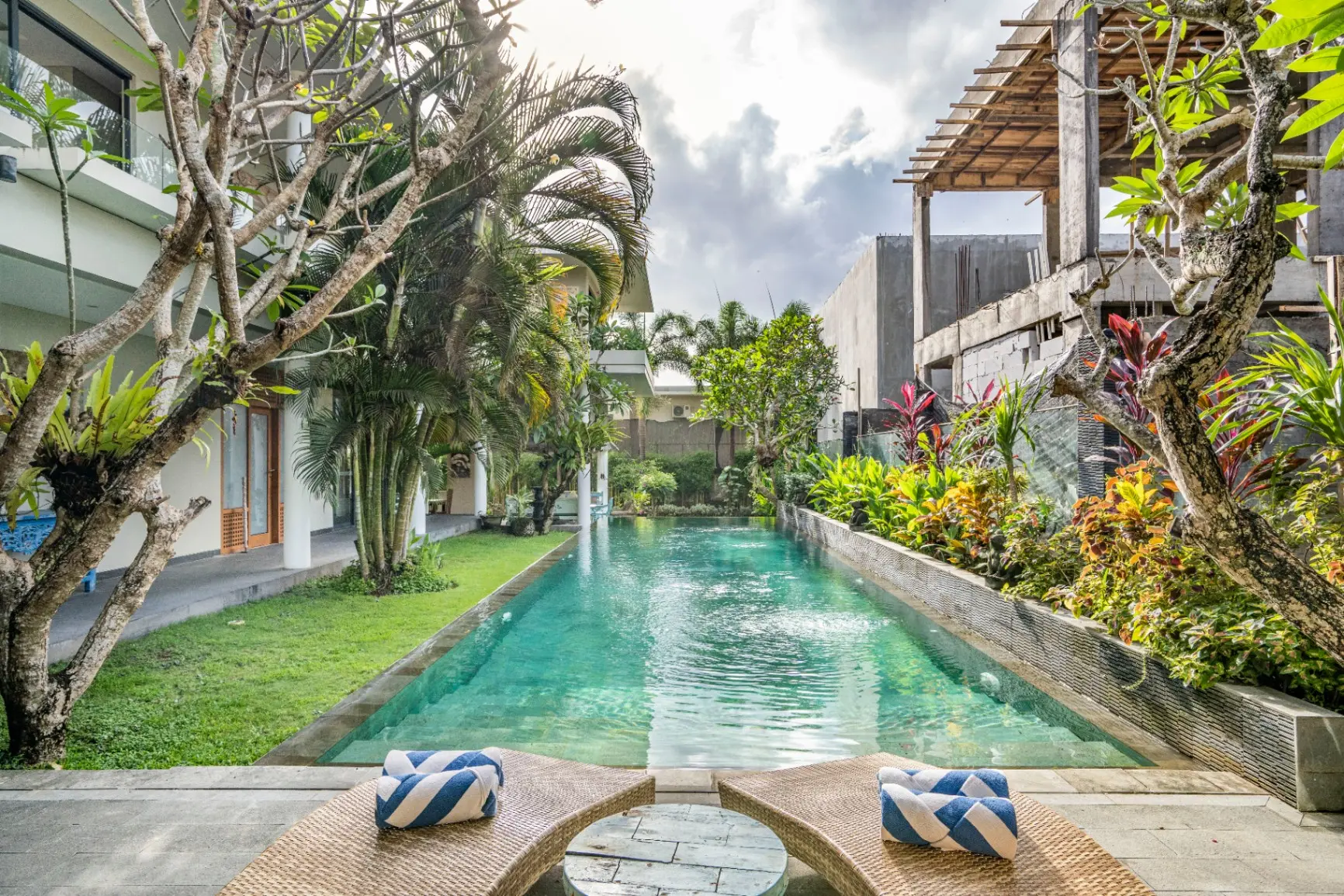Nivassa - Chic 3BR Canggu | Lush Garden & Private Pool