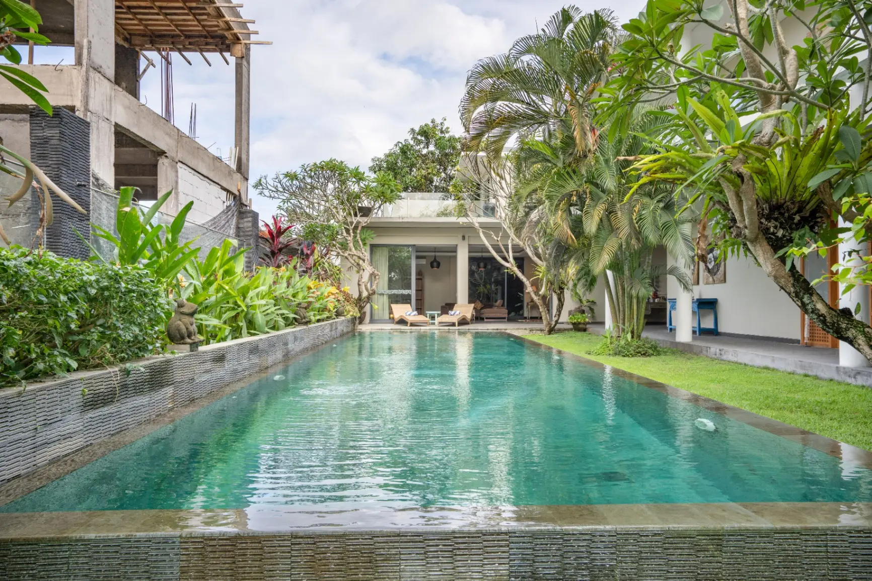 Nivassa - Chic 3BR Canggu | Lush Garden & Private Pool — image 1