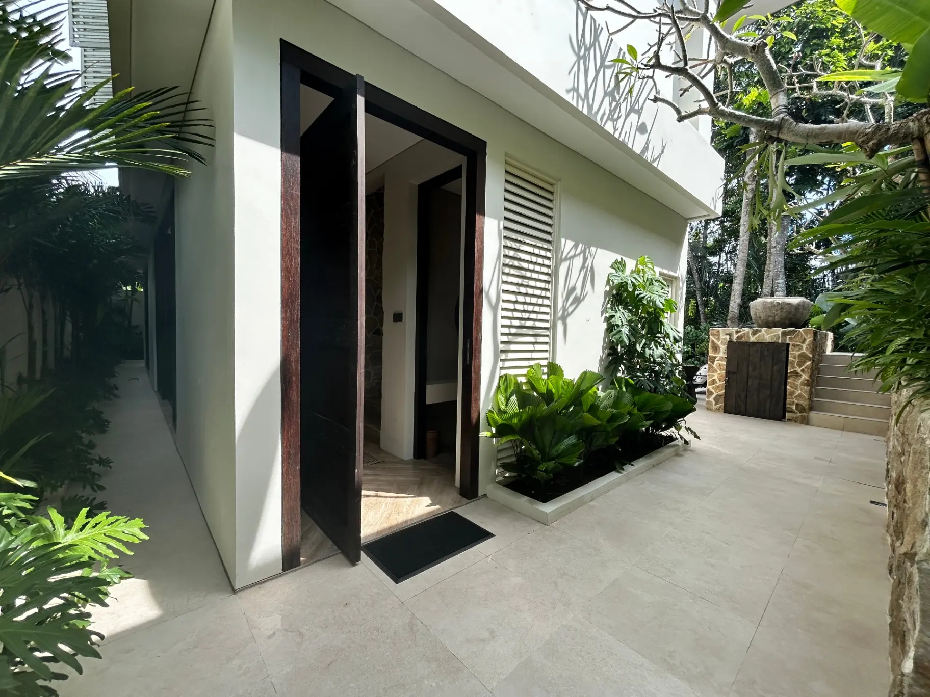 Modern Villa w/ Sunset & Jungle Forest Views — image 1