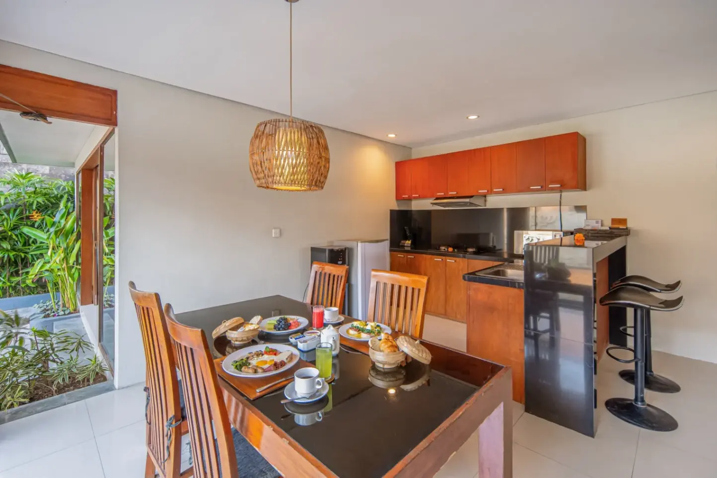 3 BEDROOM VILLA FULLY FURNISHED CLOSE TO NYANYI BEACH — image 2