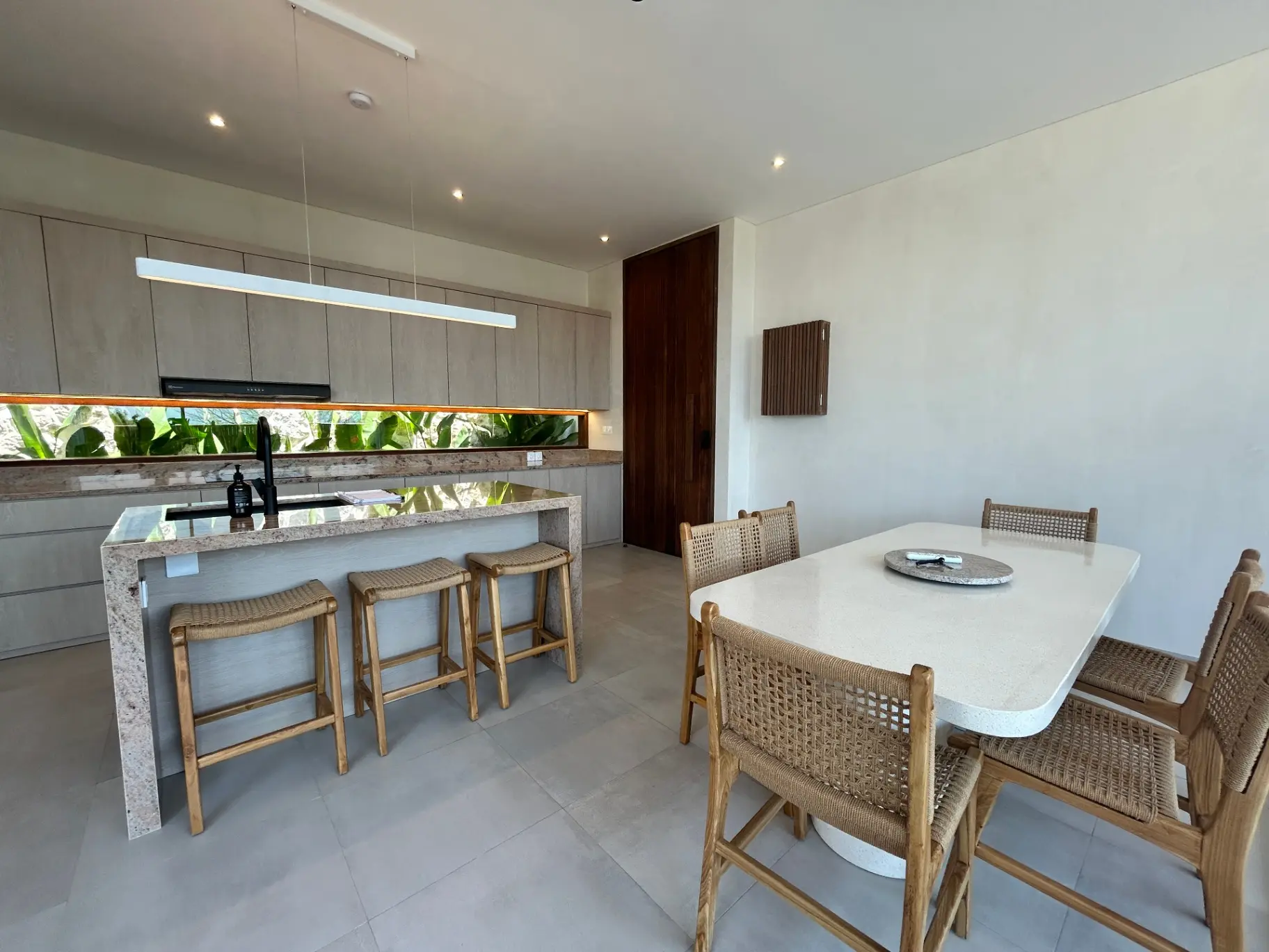 Luxury 2BR Villa w/ Ocean Views & Pool