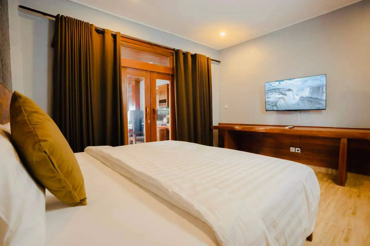 2 BEDROOM BEACHFRONT VILLA IN CANGGU PADANG LINJONG - AF537 — image 3