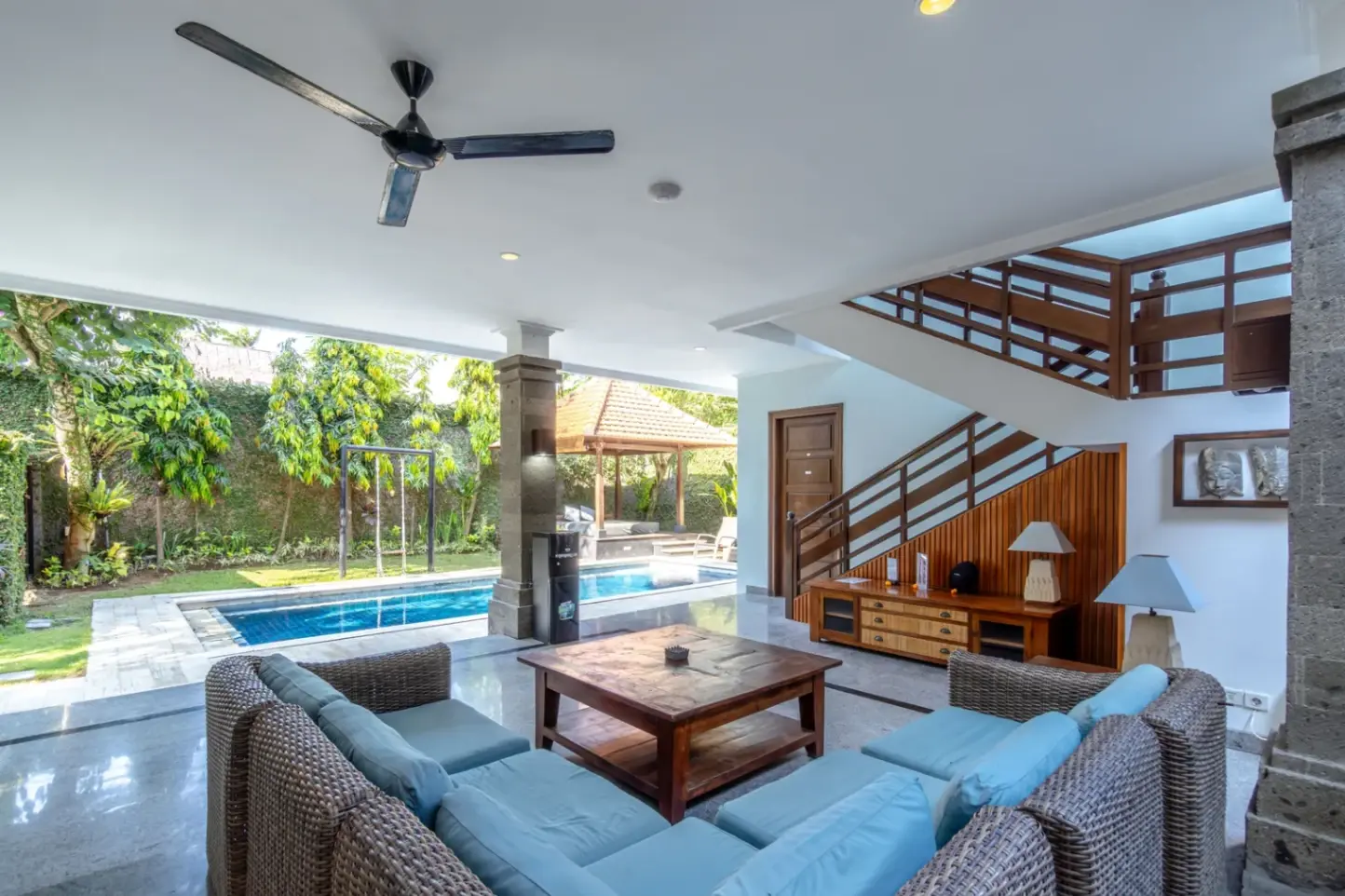 FULLY FURNISHED 3-BEDROOM VILLA IN PRIME PETITENGET LOCATION — image 1