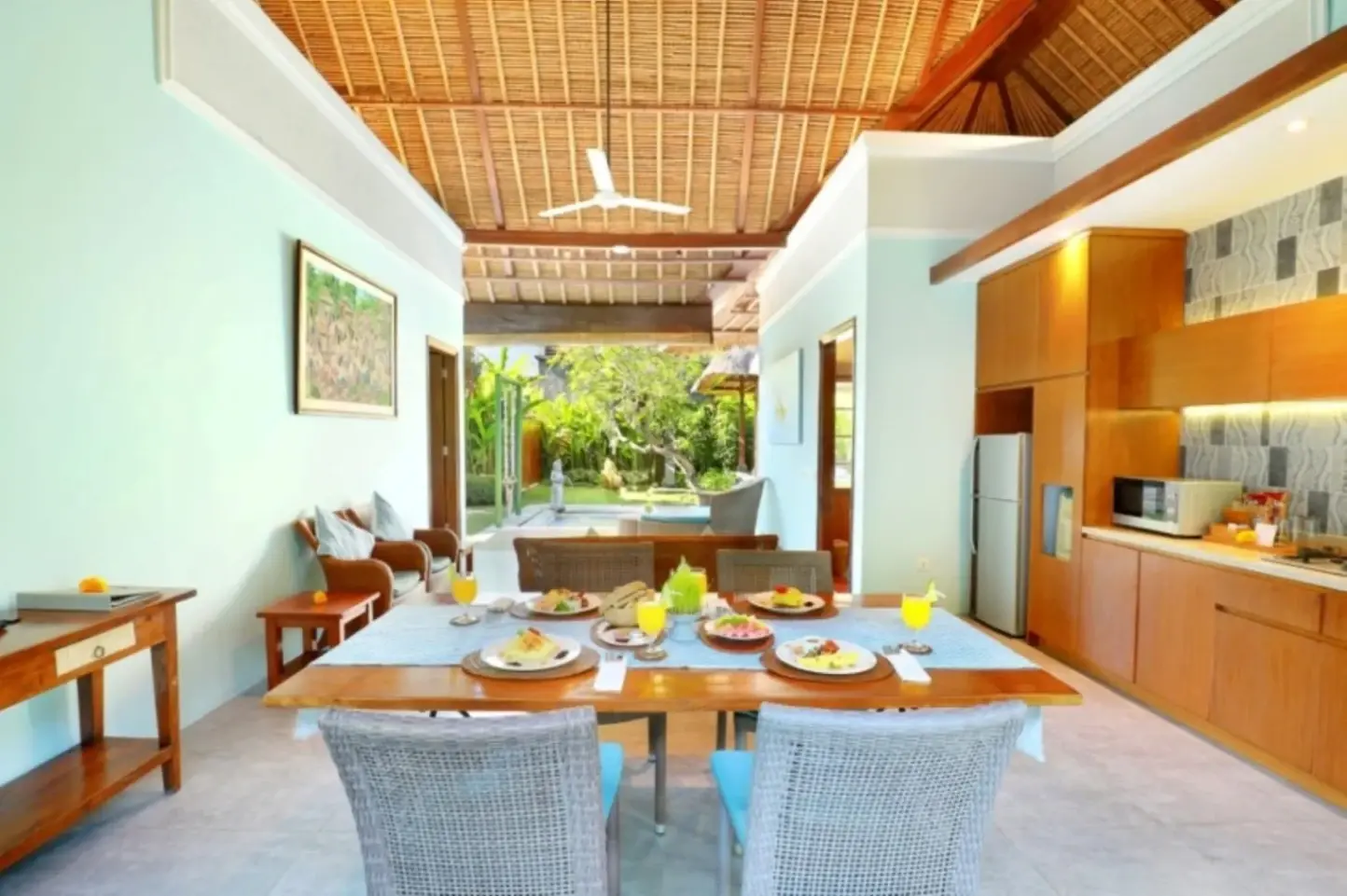 FULLY FURNISHED 2-BEDROOM VILLA IN PRIME PETITENGET LOCATION — image 2