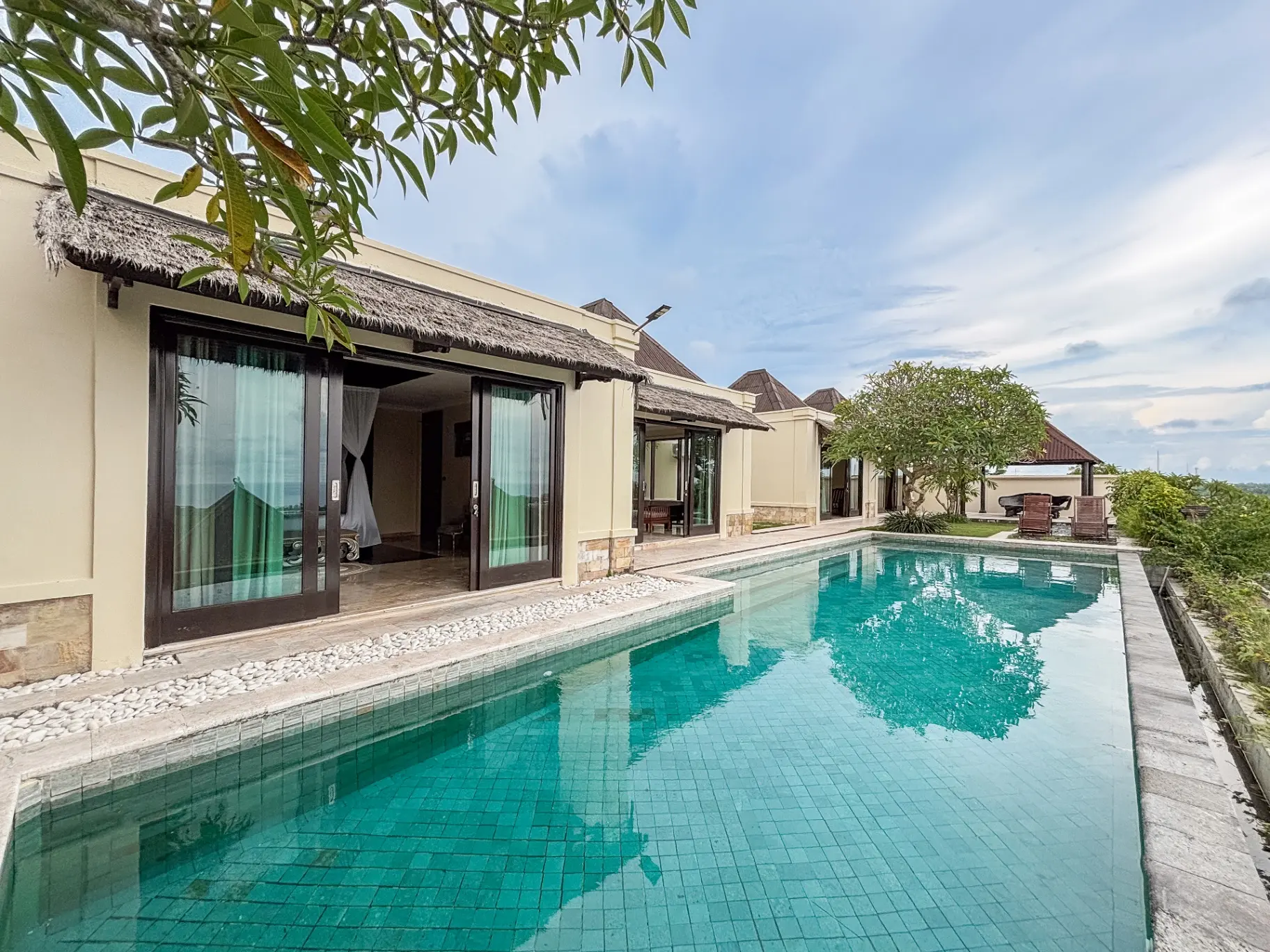 Sea View Uluwatu Garden Villa — image 1