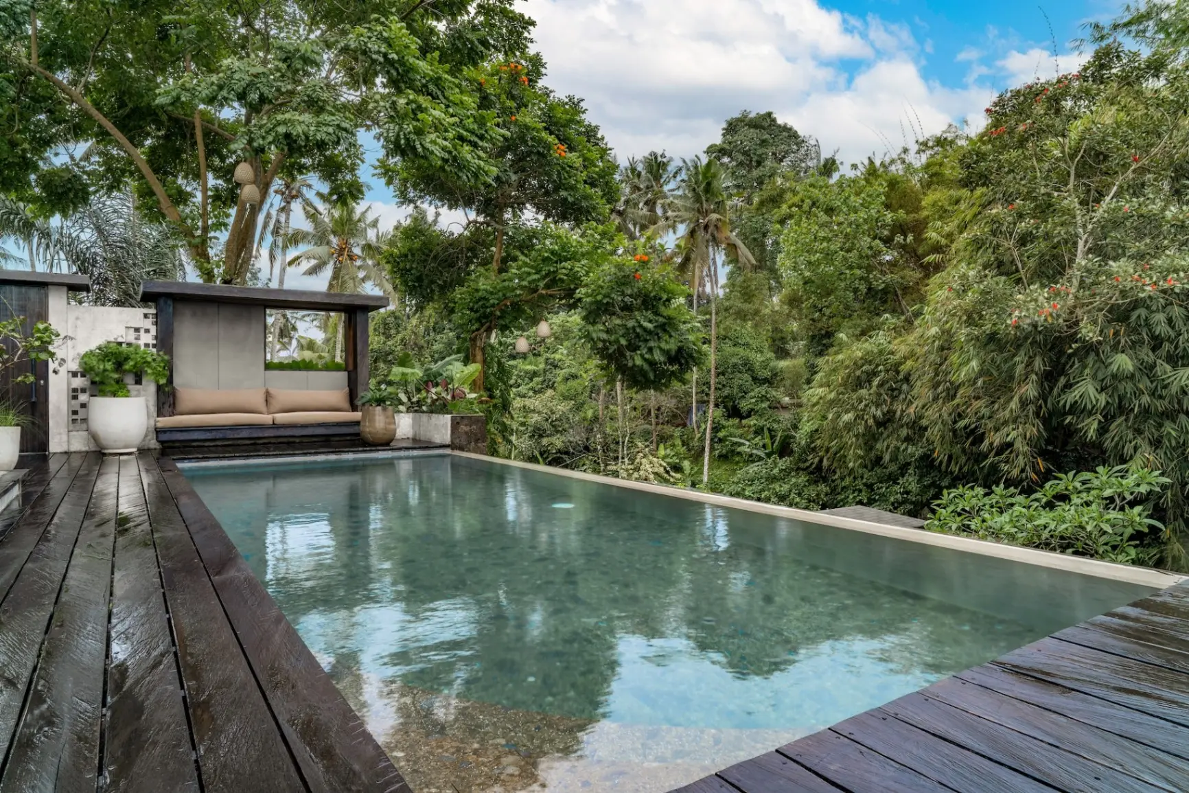 Ubud Luxury Villa With FREE ELECTRIC HYBRID BIKE — image 3