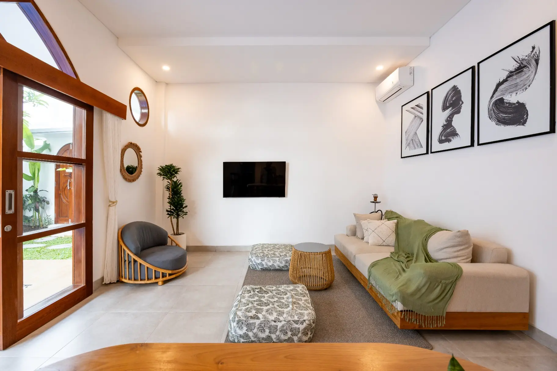 Peaceful 3BR Villa w/Private Pool & Ricefield view — image 3