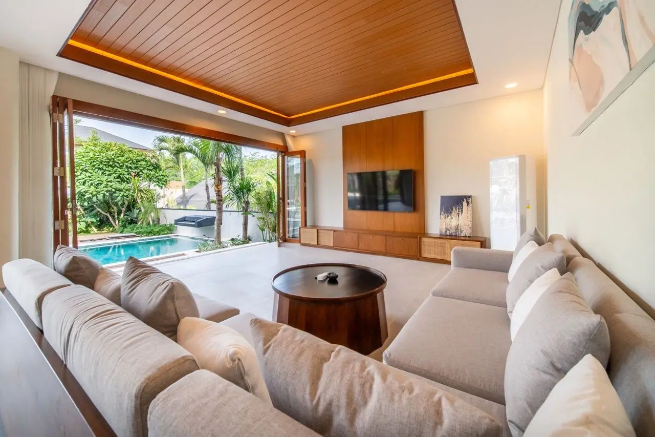 Modern 5-Bedroom Villa for Rent – Tumbak Bayuh Bali — image 1
