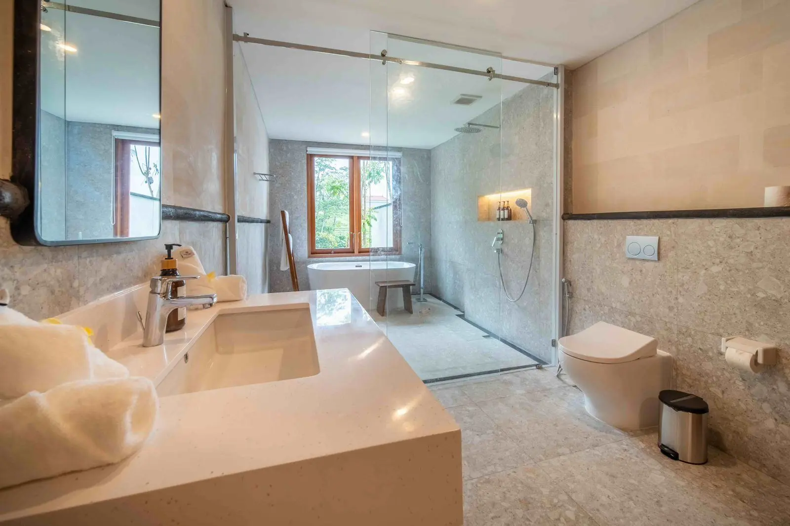 Modern 4-Bedroom Villa for Rent – Tumbak Bayuh Bali — image 4