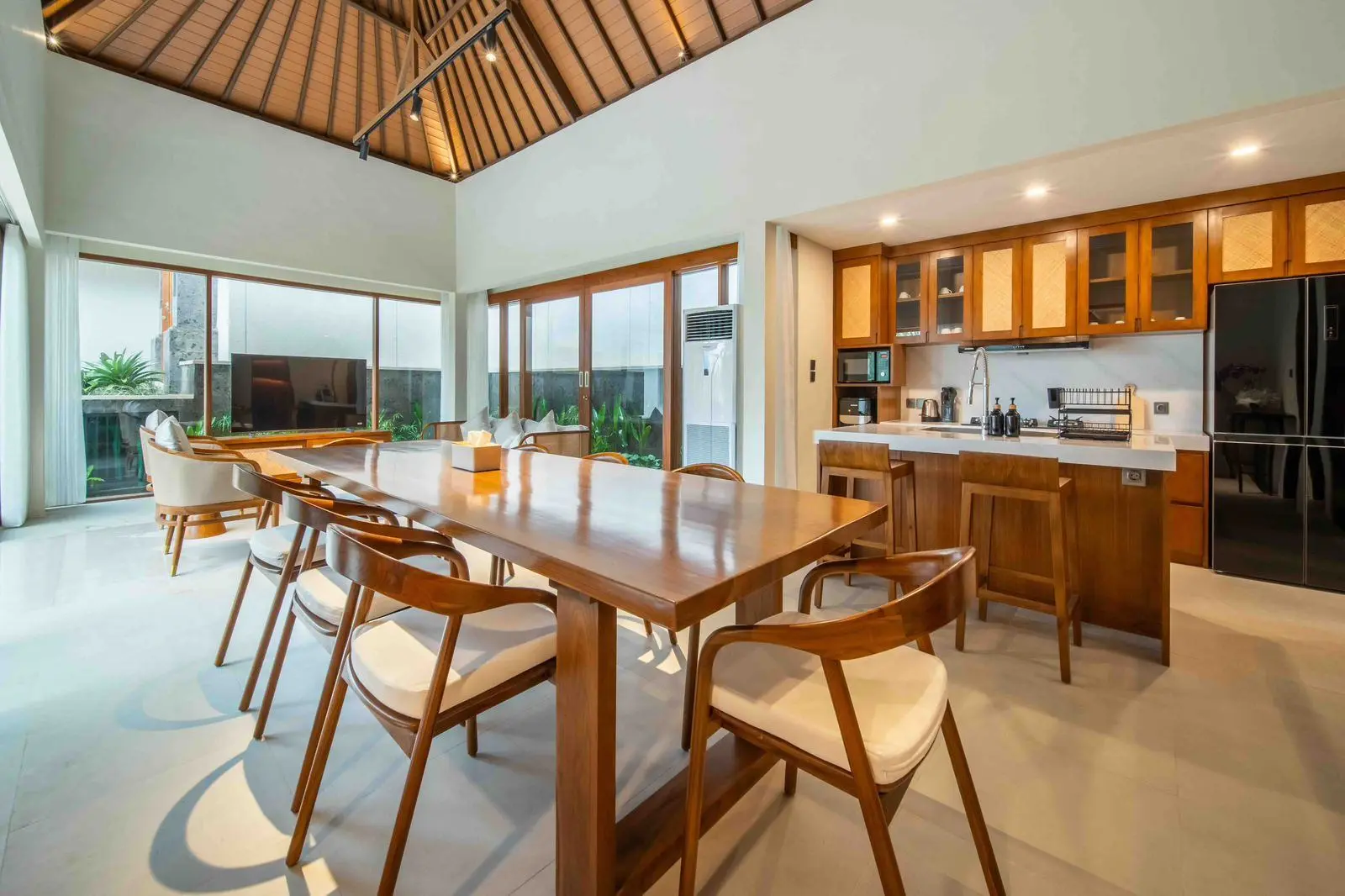 Modern 4-Bedroom Villa for Rent – Tumbak Bayuh Bali — image 2