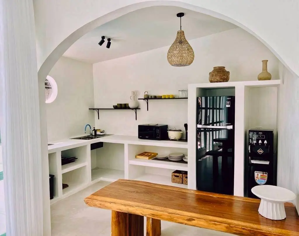 Chic 2-Bedroom Villa with Private Pool in Padonan — image 2
