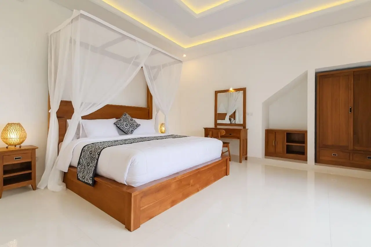 Modern 2BR Villa w/ Rice Field & Sunset Views — image 3