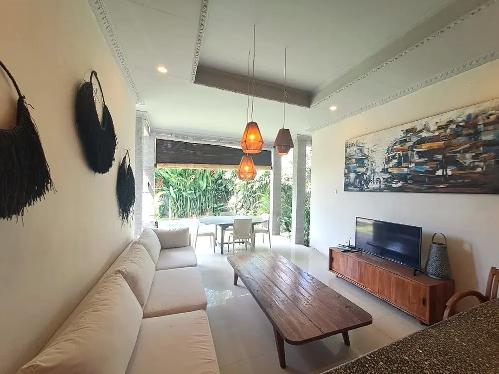 Beautiful Two Bedrooms Open Living Villa in Prime Location Batu Belig YRL2308 — image 1