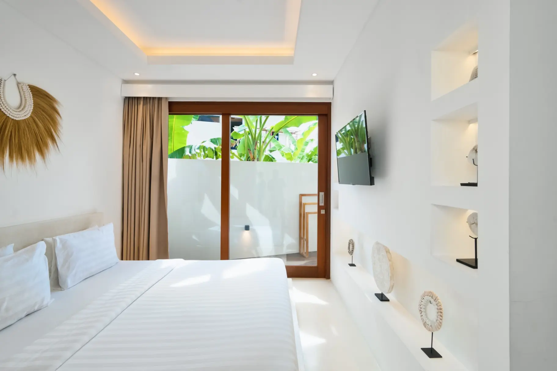Pagi - Chic 1BR Apartment Sunlit Shower & Plunge Pool — image 2