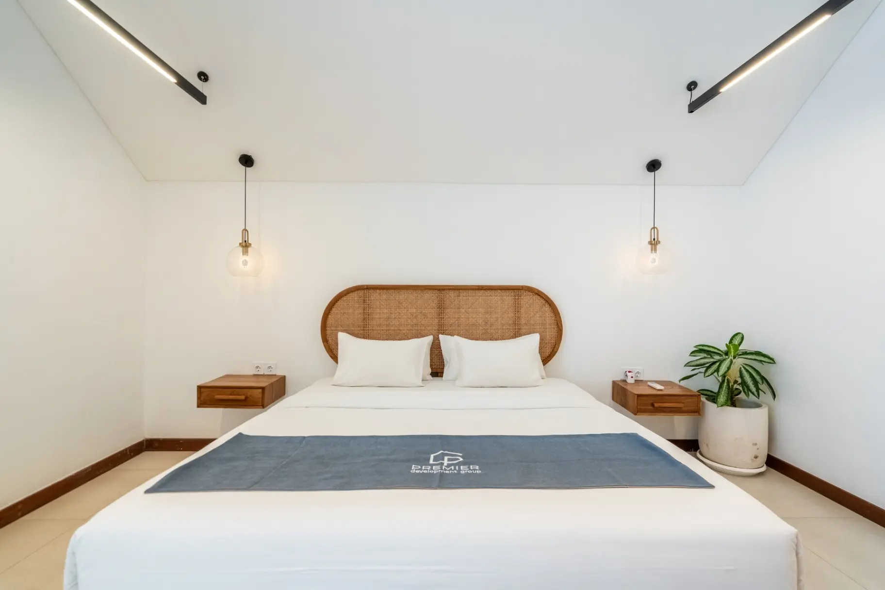 Premier Umalas - Luxe 2BR Canggu | Pool Near Petitenget Beach — image 1